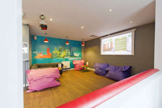 Imagen de los interiores del Hostel Yha Manchester -. Foto 10