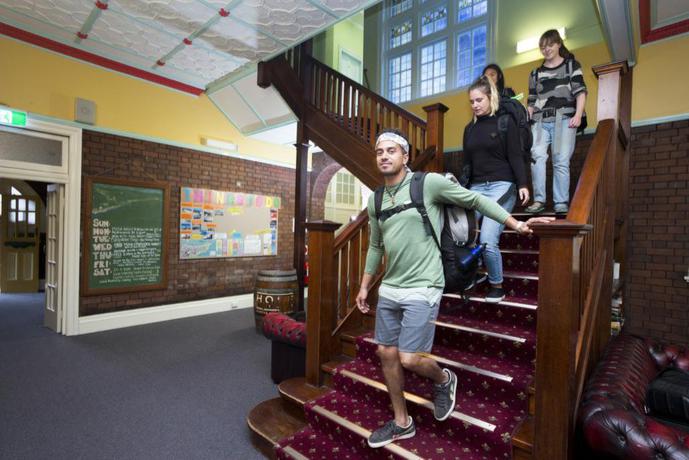 Imagen de los interiores del Hostel Yha Newcastle Beach. Foto 8