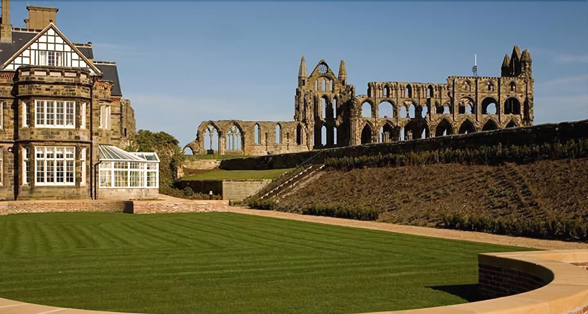 Imagen de los exteriores del Hostel Yha Whitby -. Foto 9