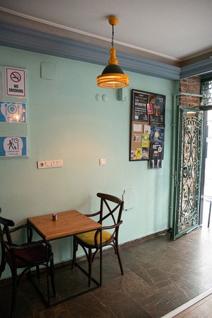 Imagen del bar/restaurante del Hostel Yolohostel. Foto 3