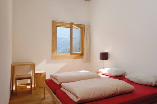 Imagen de la habitación del Hostel Youth Scuol. Foto 10