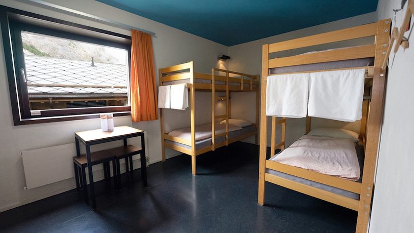 Imagen de la habitación del Hostel Youth Zermatt. Foto 10