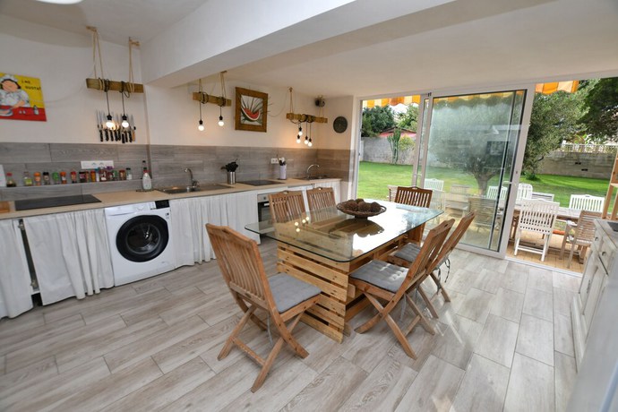 Imagen de los interiores del Hostel ZENIA. Foto 15