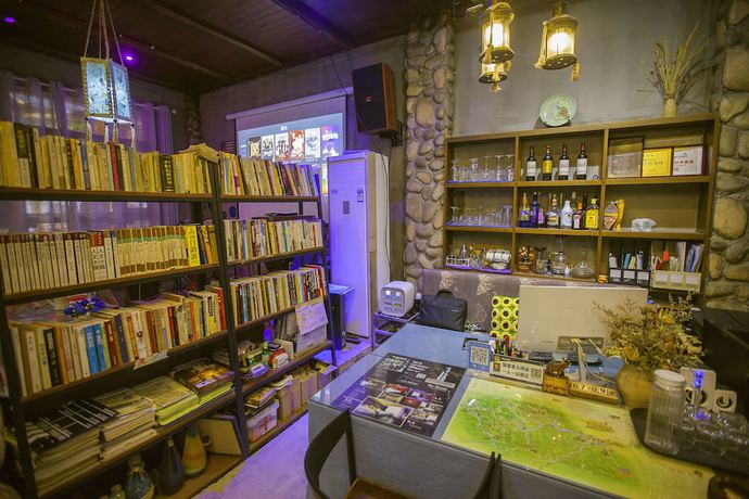 Imagen de los interiores del Hostel Zhangjiajie Nanfang Yinan Hotel. Foto 19