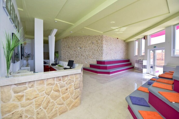 Imagen de los interiores del Hostel Zrce - Adults Only. Foto 35