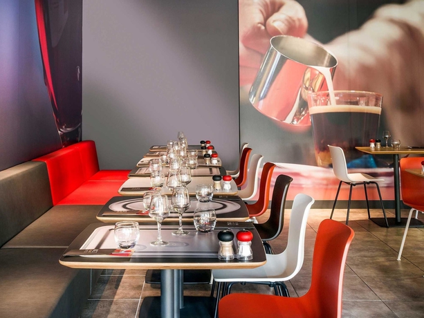 Imagen del bar/restaurante del Hostel a&o Milano Ca Granda. Foto 8