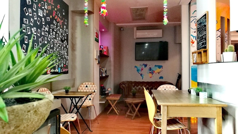 Imagen del bar/restaurante del Hostel and Meyerbeer Beach. Foto 2