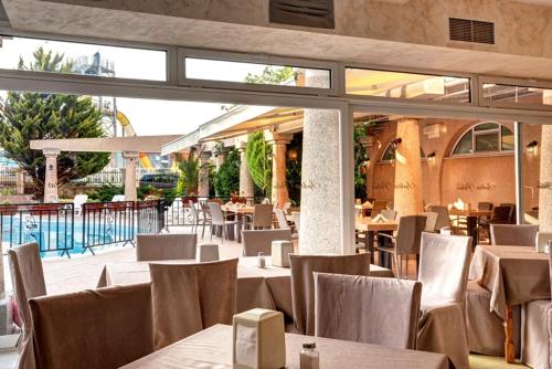 Imagen general del Hotel Хотел Спектър Палас. Foto 3