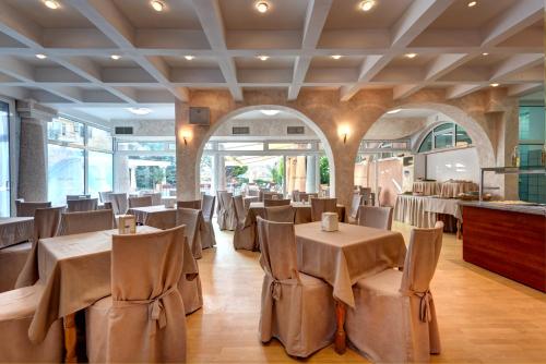 Imagen general del Hotel Хотел Спектър Палас. Foto 9