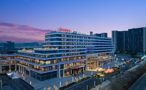 Imagen general del Hotel 广州新塘高铁站希尔顿欢朋酒店. Foto 1