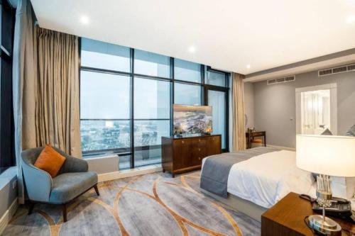 Imagen de la habitación del Hotel فندق شراعوه الملكي. Foto 20