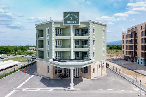 Imagen general del Hotel Хотел Глемпинг Алианс. Foto 1