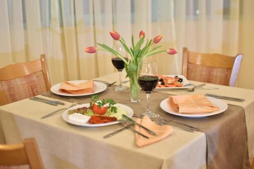 Imagen general del Hotel Хотел Дикас. Foto 8