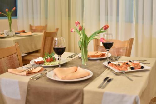 Imagen general del Hotel Хотел Дикас. Foto 11