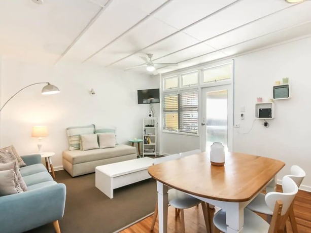 Imagen de los interiores del Hotel 1 Bdr Funky Beach Pad Steps To The Beach W Parking. Foto 21