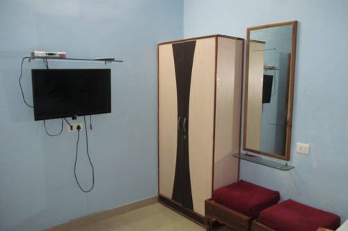 Imagen de la habitación del Hotel 1 Br Guest House In Sikar (fe50), By Guesthouser. Foto 2