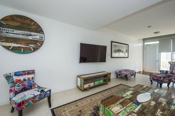 Imagen general del Hotel 1 Bright Point Apartment 4303. Foto 11
