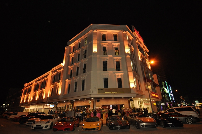 Imagen de los exteriores del Hotel 1 Million. Foto 9