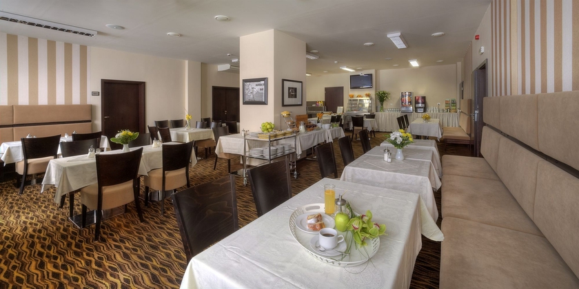 Imagen del bar/restaurante del Hotel 1. Republic. Foto 3