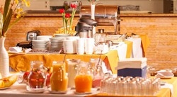 Imagen del bar/restaurante del Hotel 10 Itajai. Foto 2