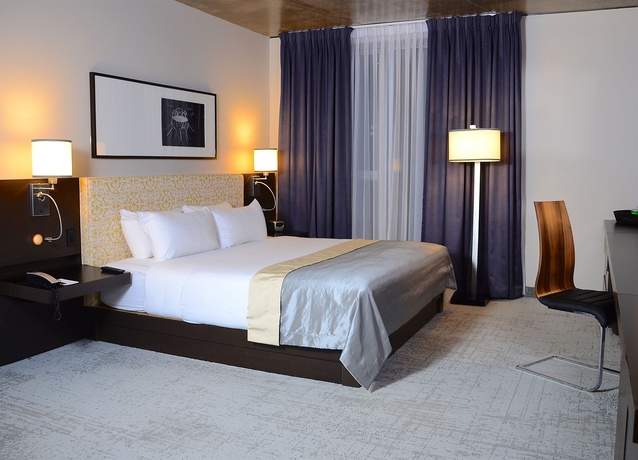 Imagen de la habitación del Hotel 10, Montreal. Foto 4