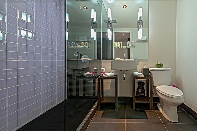 Imagen de la habitación del Hotel 10, Montreal. Foto 5