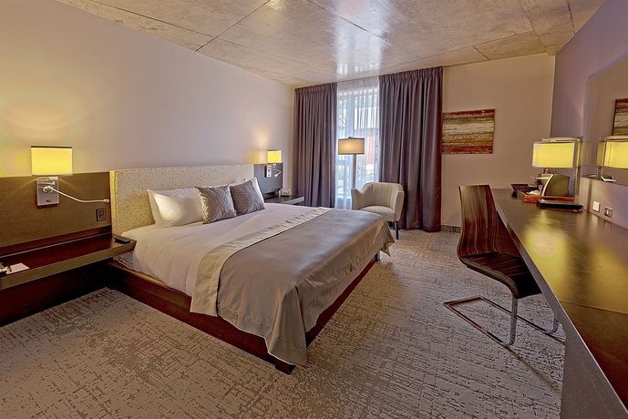 Imagen de la habitación del Hotel 10, Montreal. Foto 6
