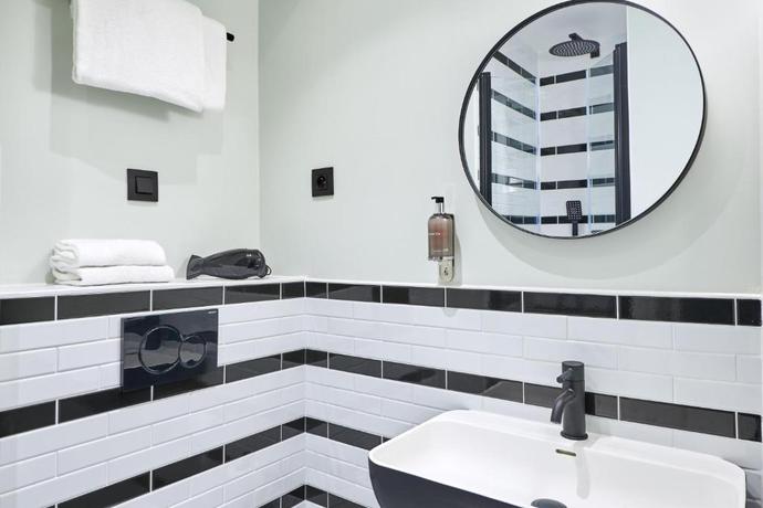 Imagen de la habitación del Hotel 10 Opera. Foto 7