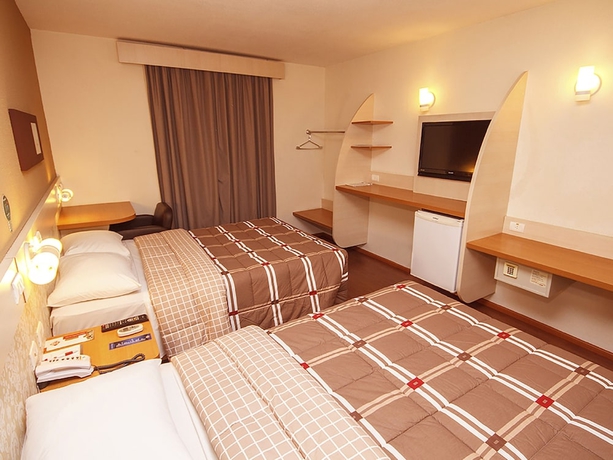 Imagen de la habitación del Hotel 10 Ponta Grossa. Foto 8