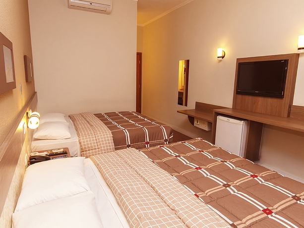 Imagen de la habitación del Hotel 10 Ponta Grossa. Foto 10