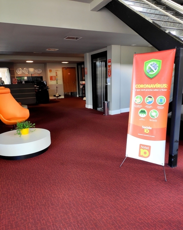 Imagen de los interiores del Hotel 10 Ponta Grossa. Foto 17