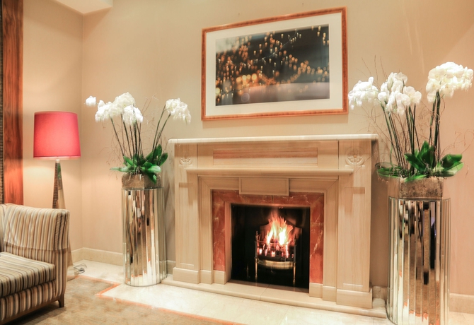 Imagen de los interiores del Hotel 100 Queen's Gate London, Curio Collection By Hilton. Foto 16