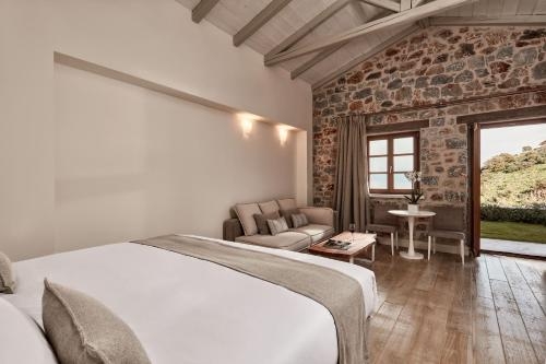 Imagen de la habitación del Hotel 100 Rizes Seaside Resort. Foto 10