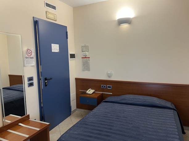 Imagen de la habitación del Hotel 1000 Miglia. Foto 4