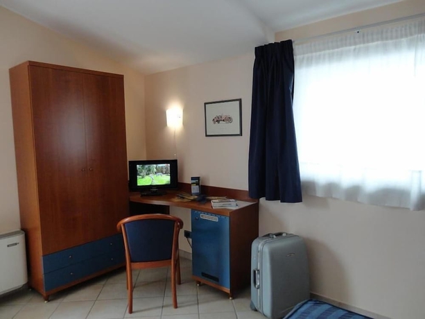 Imagen de la habitación del Hotel 1000 Miglia. Foto 17