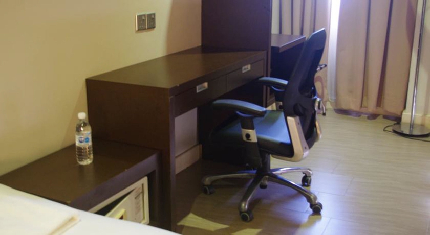 Imagen de la habitación del Hotel 101 Bintulu. Foto 3