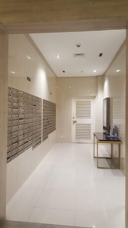 Imagen de los interiores del Hotel 101 Newport Condo Across The Airport. Foto 34