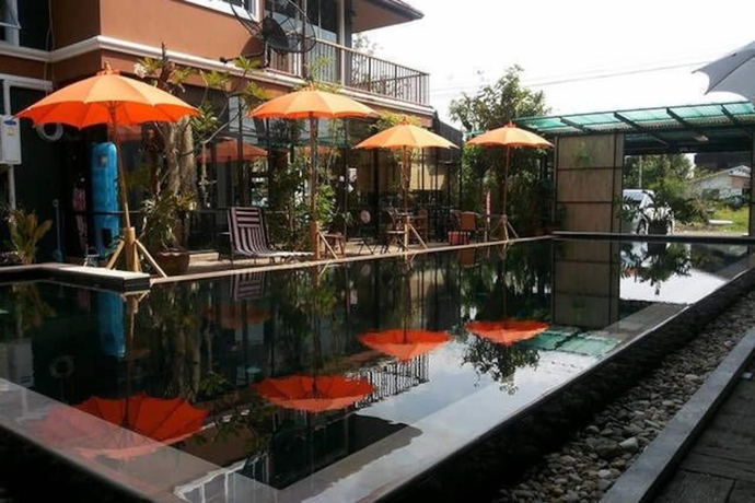 Imagen de la piscina del Hotel 102 Residence. Foto 14