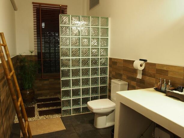 Imagen general del Hotel 102 Ville. Foto 3