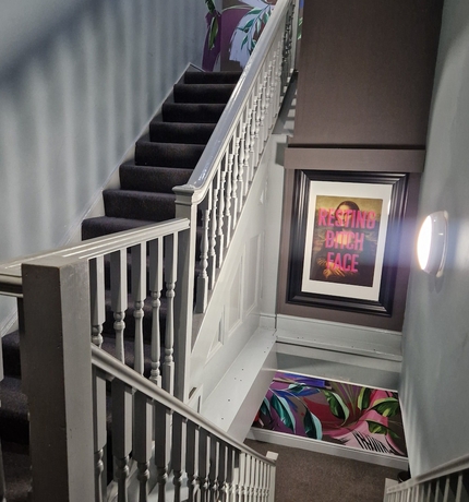 Imagen de los interiores del Hotel 105. Foto 16