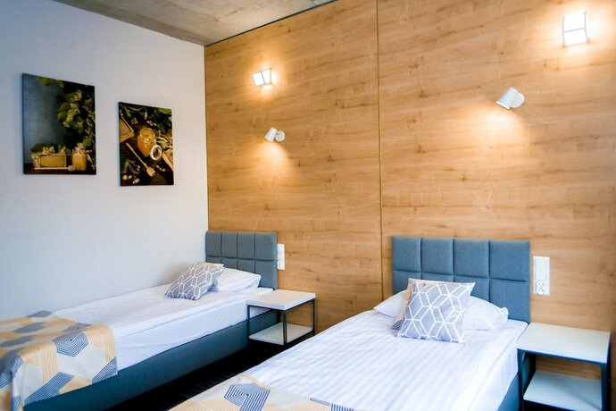 Imagen de la habitación del Hotel 107. Foto 13