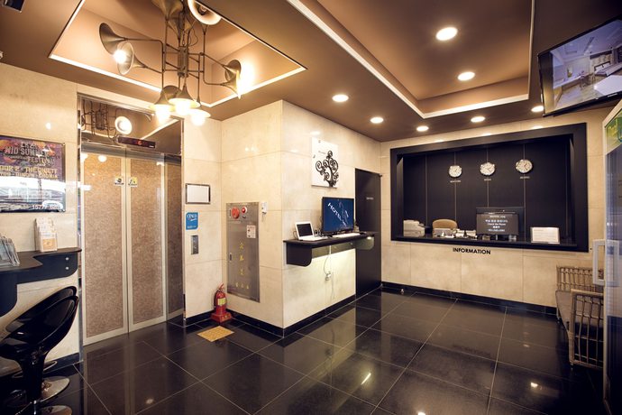 Imagen de los interiores del Hotel 109. Foto 19