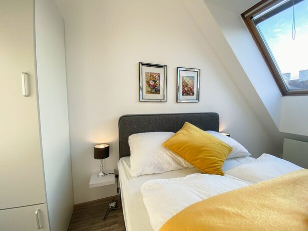 Imagen de la habitación del Hotel 10-Min Walk to Hauptbahnhof, Cozy Private Rooms with AC, TV & WIFI. Foto 17