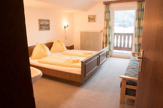 Imagen de la habitación del Hotel 10-bedroom House Near Obertauern for 30 People. Foto 19