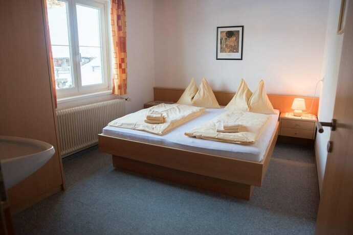 Imagen general del Hotel 10-bedroom House Near Obertauern for 30 People. Foto 15