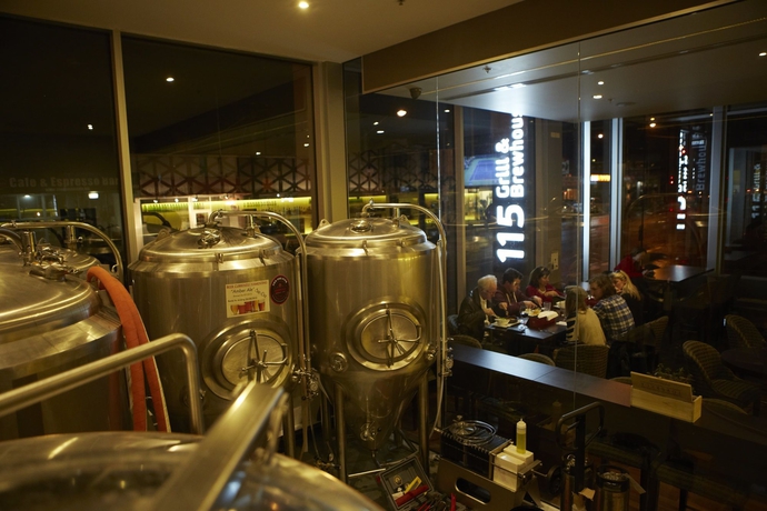 Imagen del bar/restaurante del Hotel 115. Foto 4