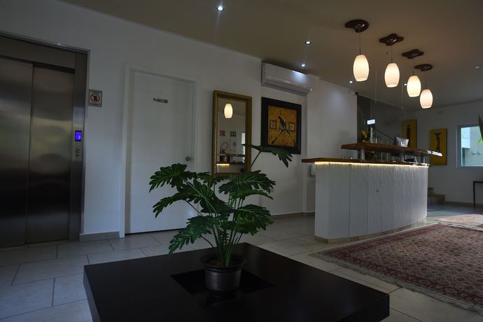 Imagen de los interiores del Hotel 12 Bees. Foto 20