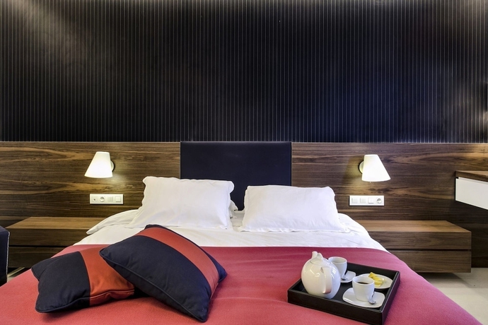 Imagen de la habitación del Hotel 12 Months Luxury Resort. Foto 11