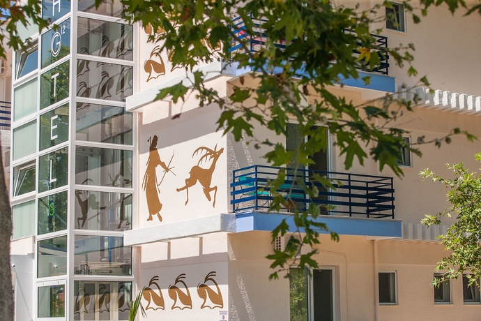 Imagen de los exteriores del Hotel 12 Olympian Gods. Foto 19