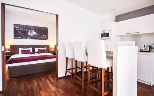 Imagen de la habitación del Hotel 12 Revay. Foto 5